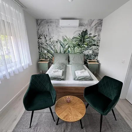 Ezerjo Vendeghaz Rum i privatbostad